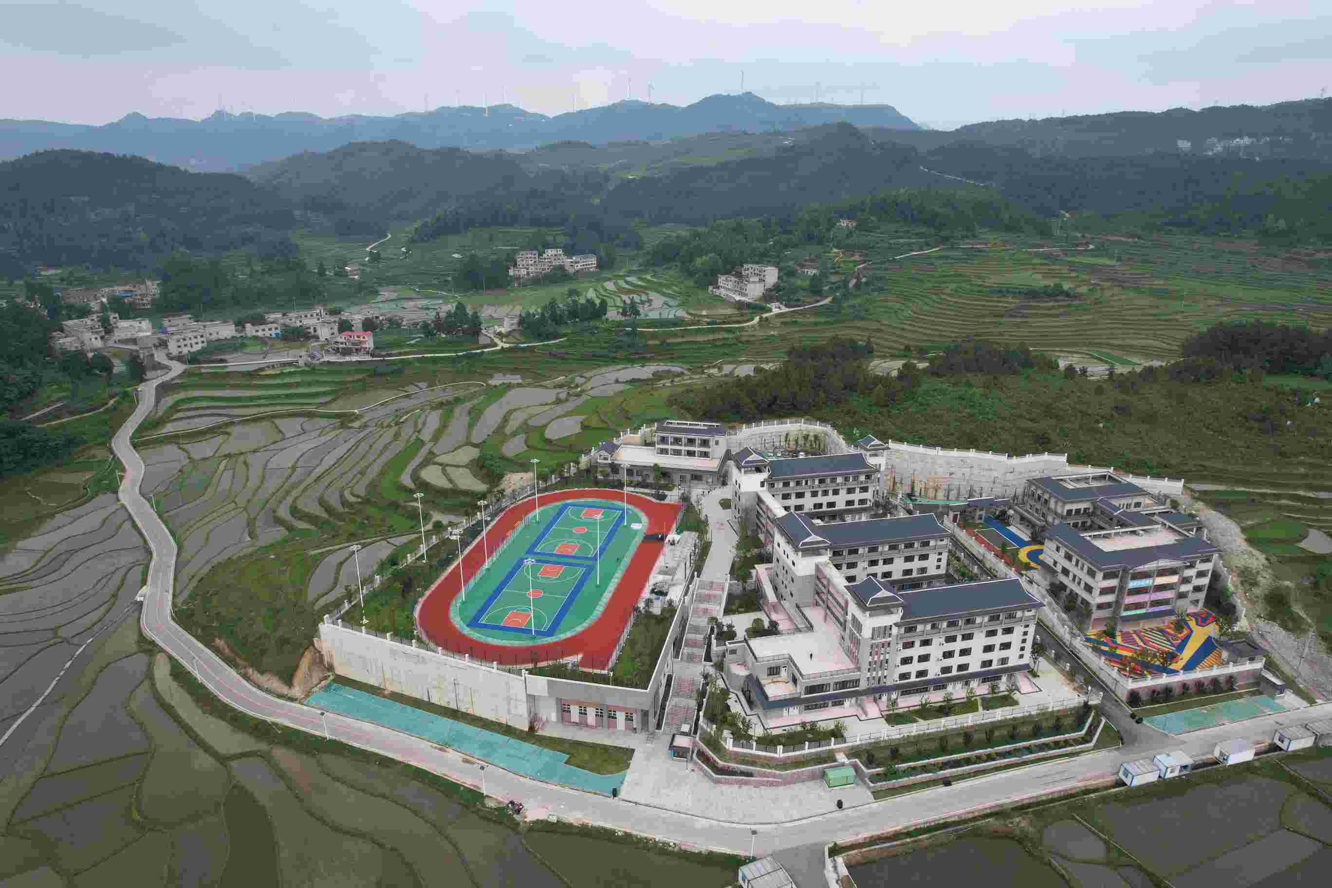 ĳѧУ����Ӱ������